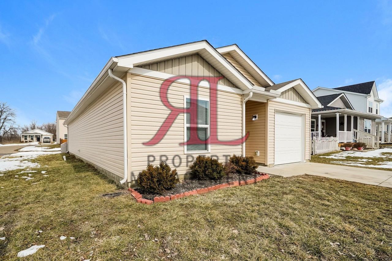 42 Waterman Ave - Photo 2 of 21