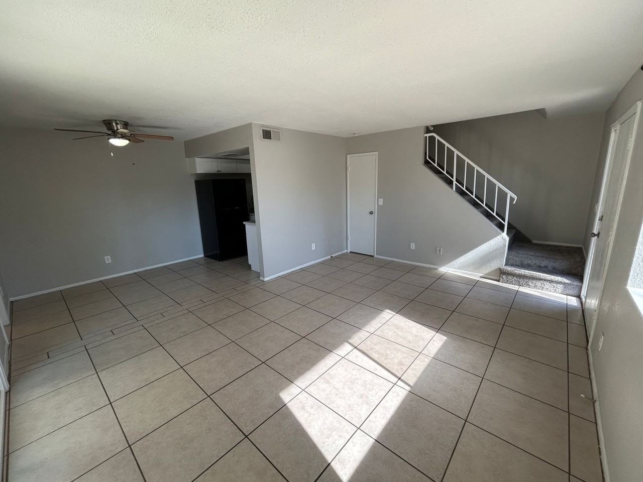 6046 W Townley Ave - Photo 6 of 14