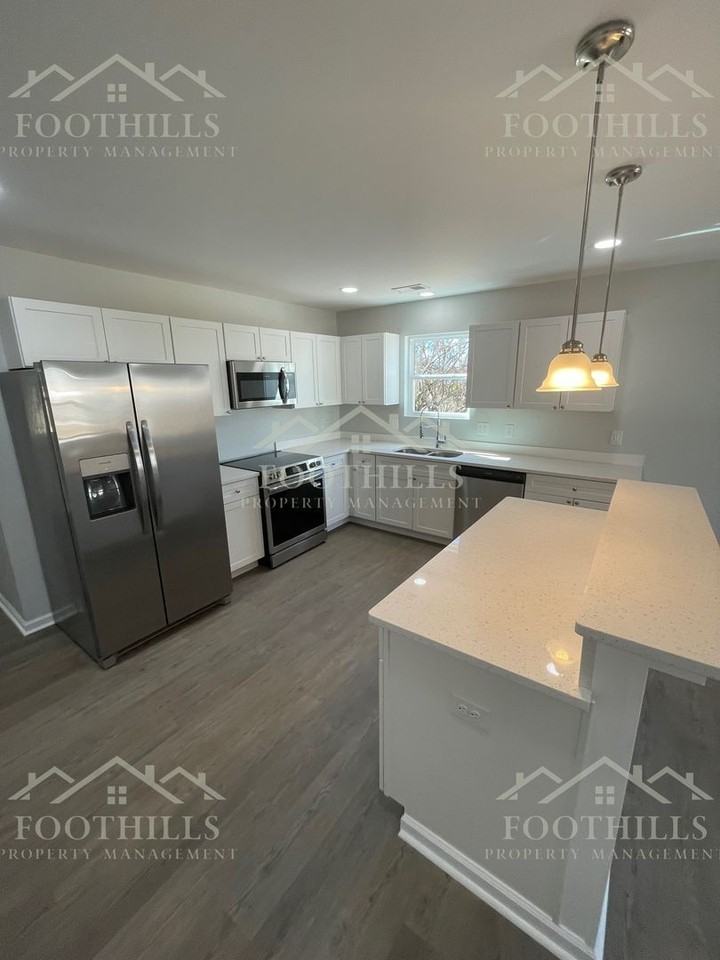 103 Rhoe Cir #B - Photo 6 of 16