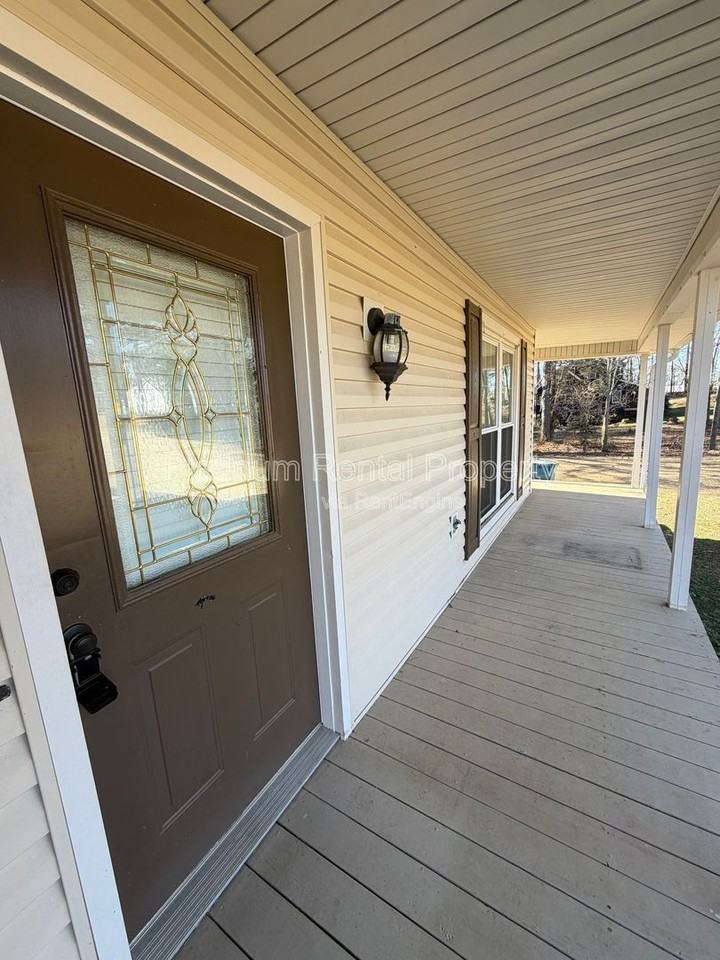 240 Carter Rd - Photo 5 of 35