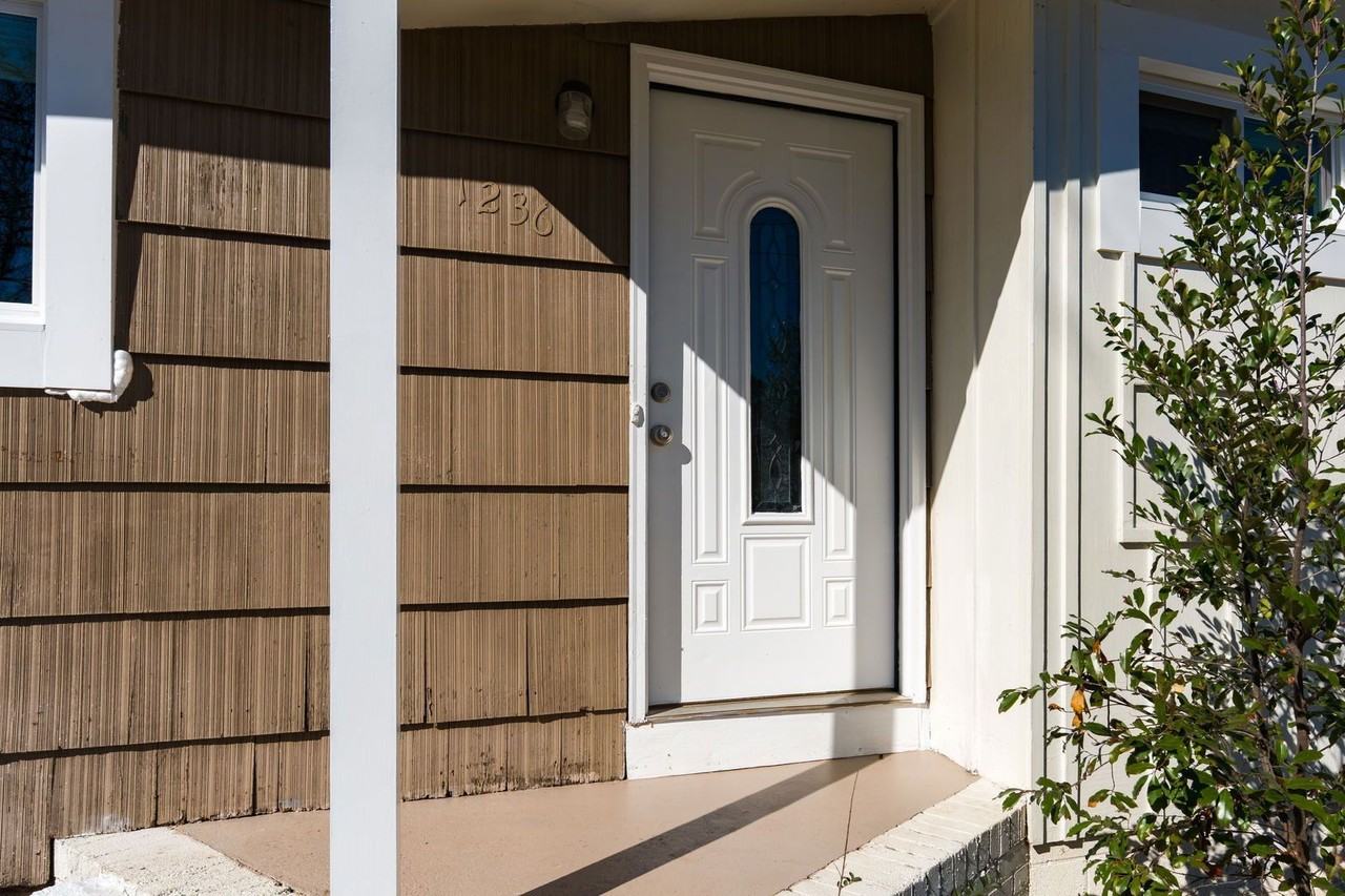 1236 Oakwood St - Photo 4 of 26