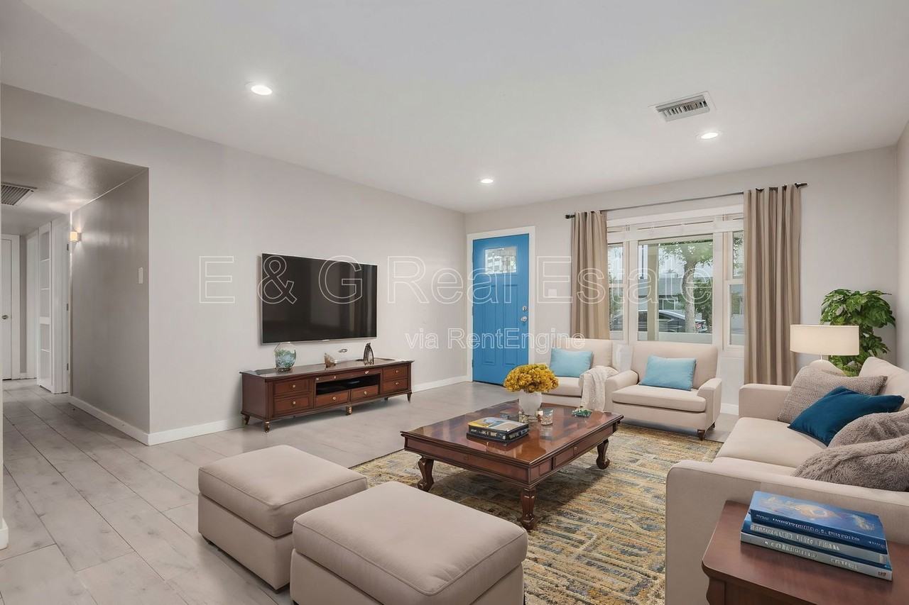 1208 W 6th St - Photo 2 of 24