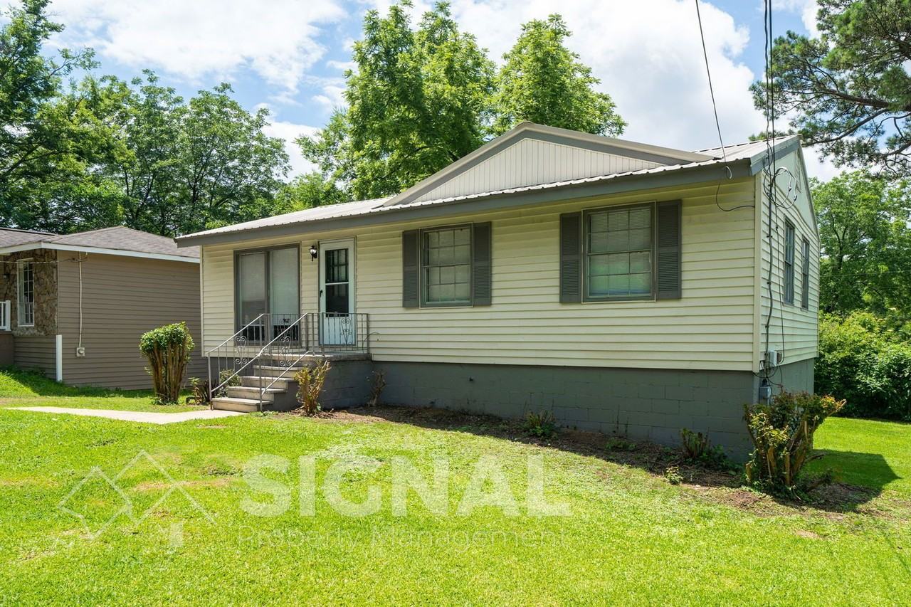 1652 Roberta Ln - Photo 6 of 25