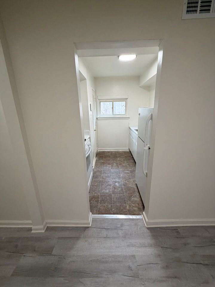 1904 Warren Ave #B - Photo 2 of 6