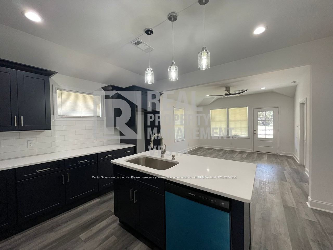 2349 Berthadale Ave - Photo 6 of 21