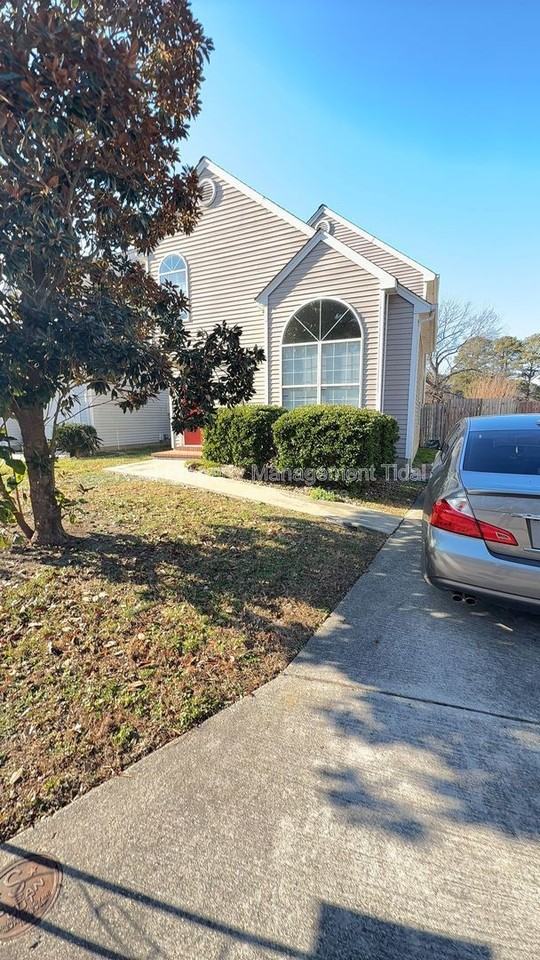 459 Charter Oak Dr - Photo 3 of 41