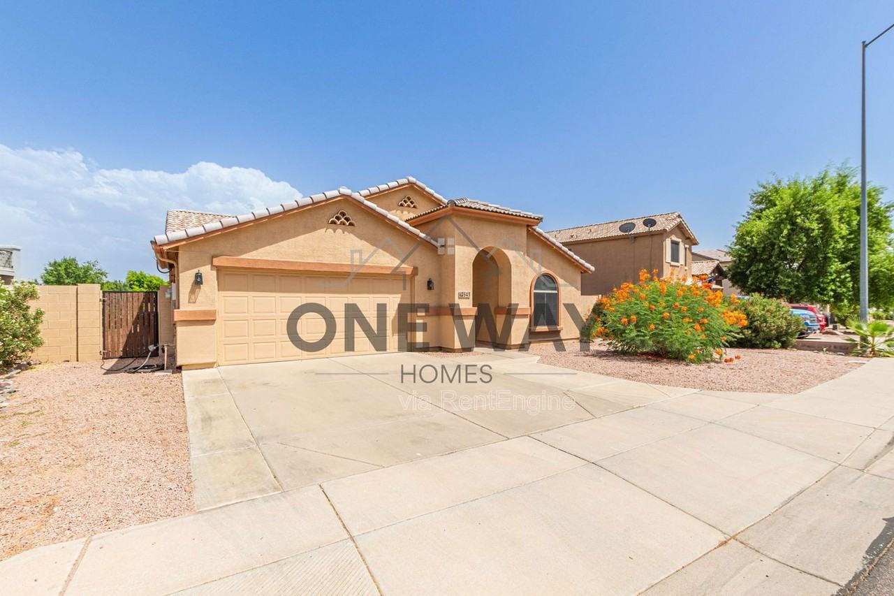 543 S Wildrose - Photo 5 of 37