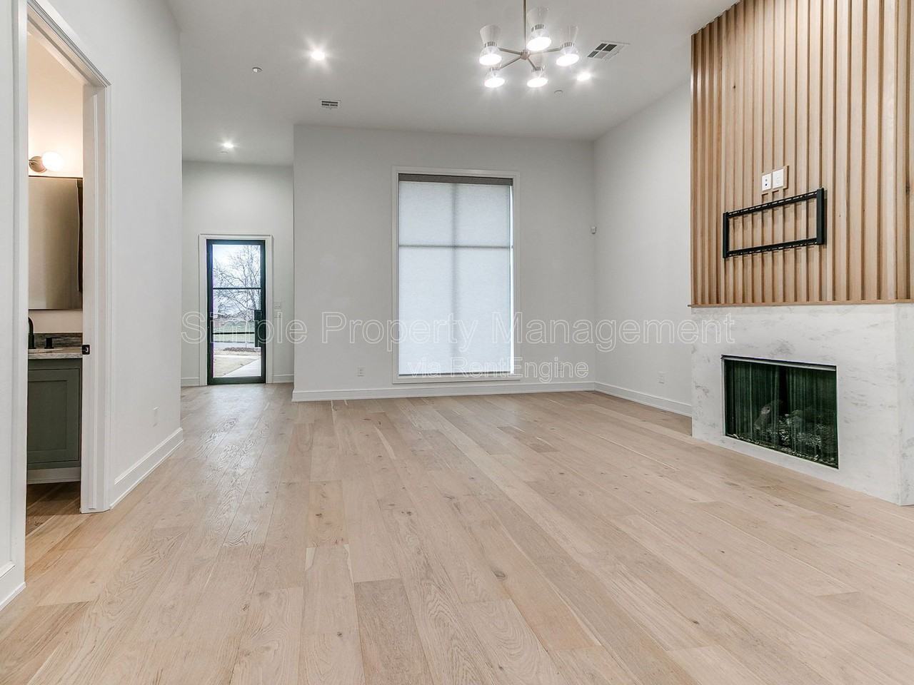 821 Nw 8th St - Photo 3 of 34