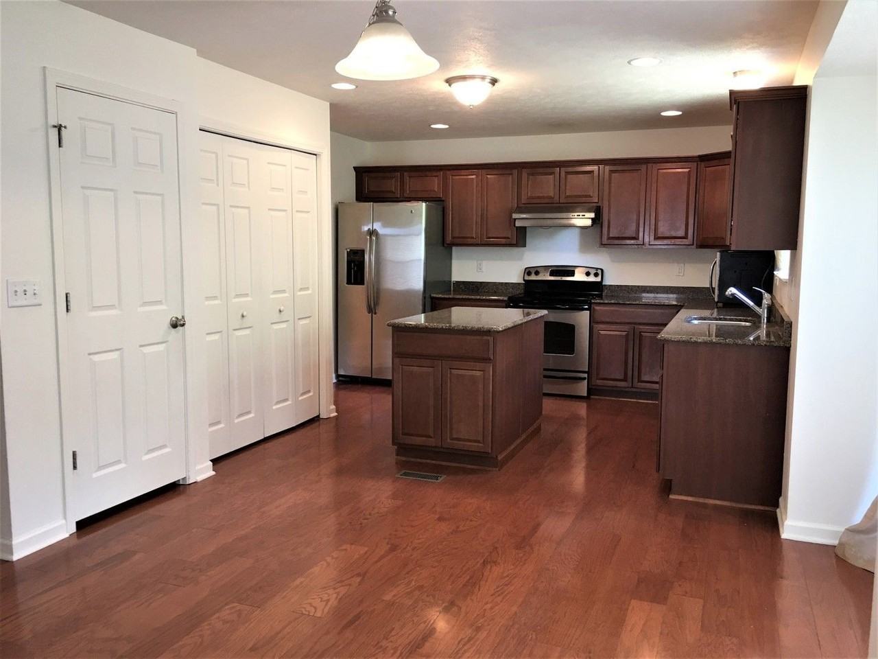 133 Nottingham Dr - Photo 6 of 24