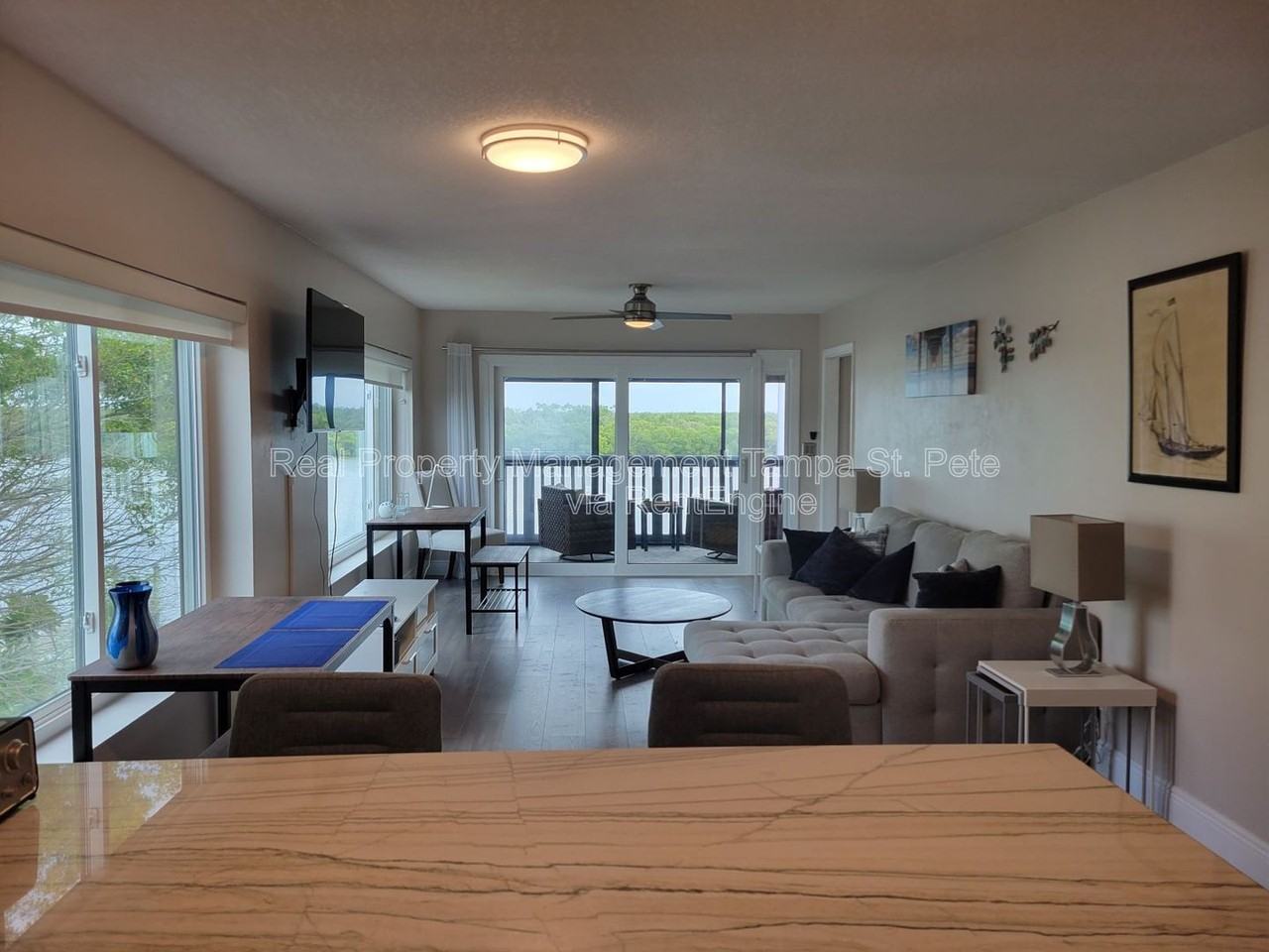 823 Bahia Del Sol Dr #B - Photo 4 of 40