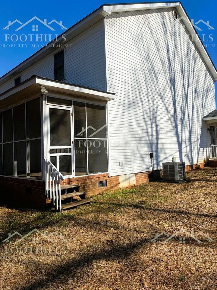 101 Heatherbrook Ct #A - Photo 3 of 18