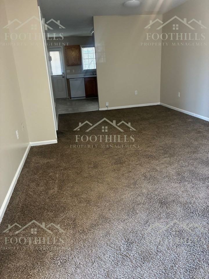 101 Heatherbrook Ct #A - Photo 4 of 18