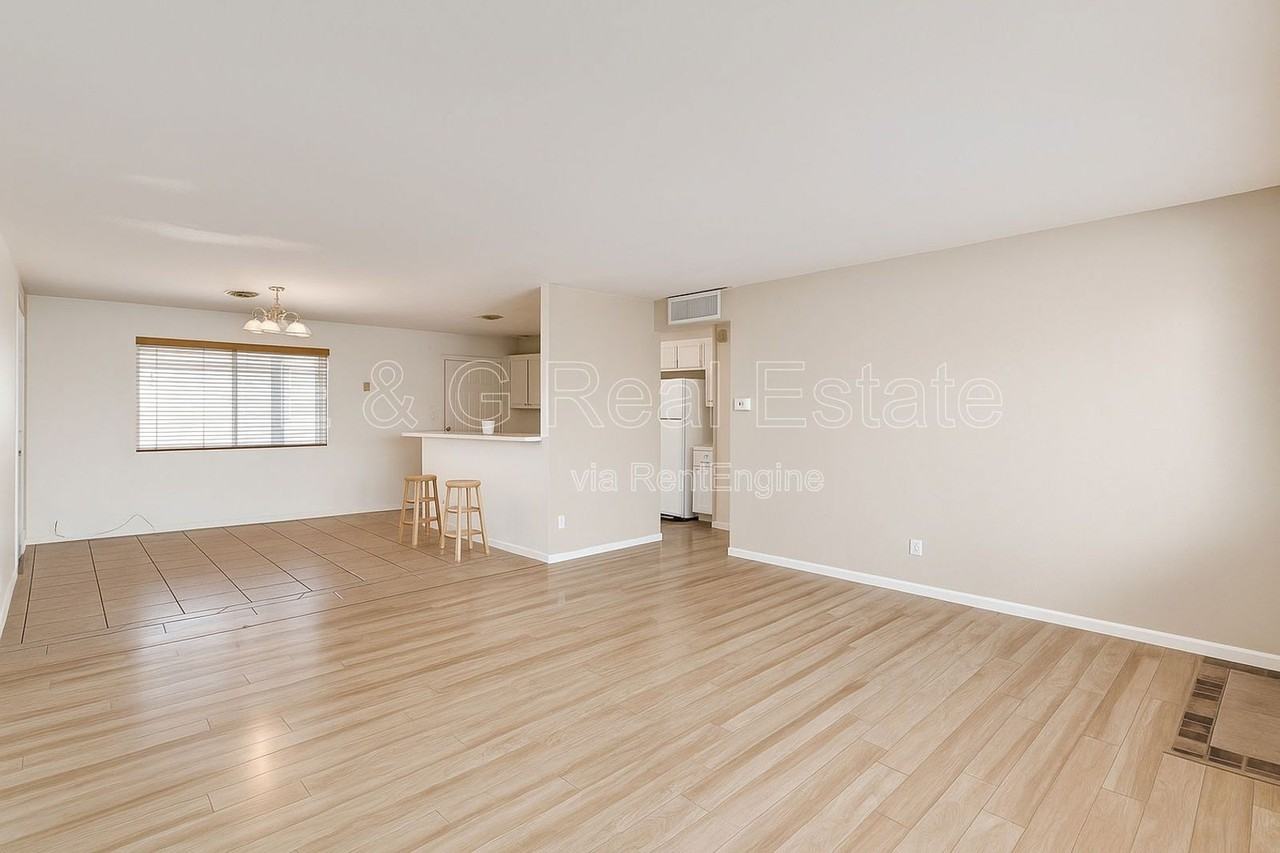 1308 W 6th St - Photo 3 of 22