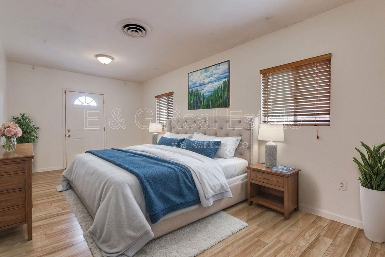 1308 W 6th St - Photo 4 of 22