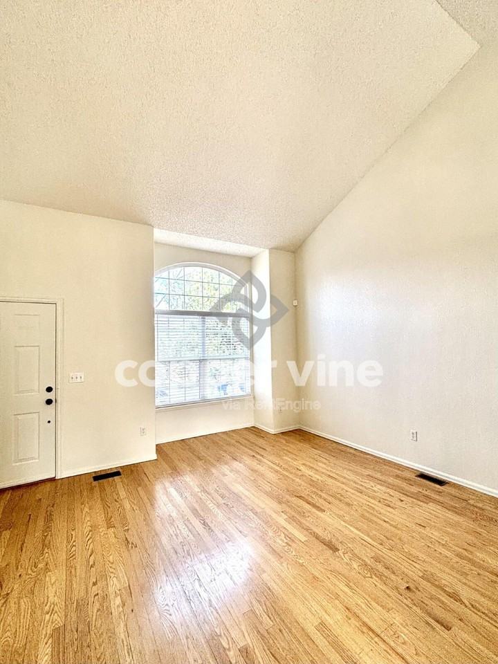 3070 S Princess Cir - Photo 4 of 21