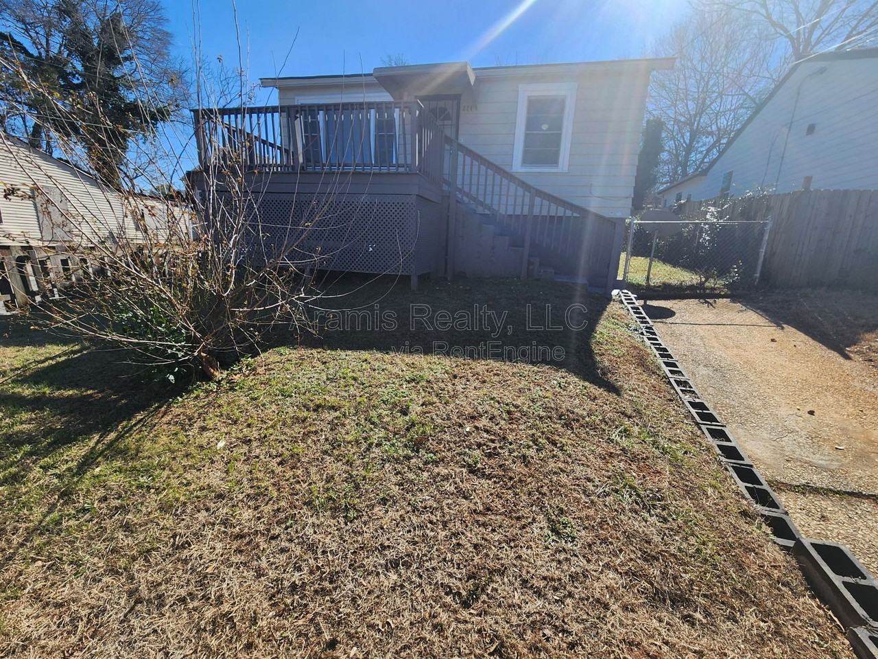 274 Booker St Sw - Photo 2 of 13