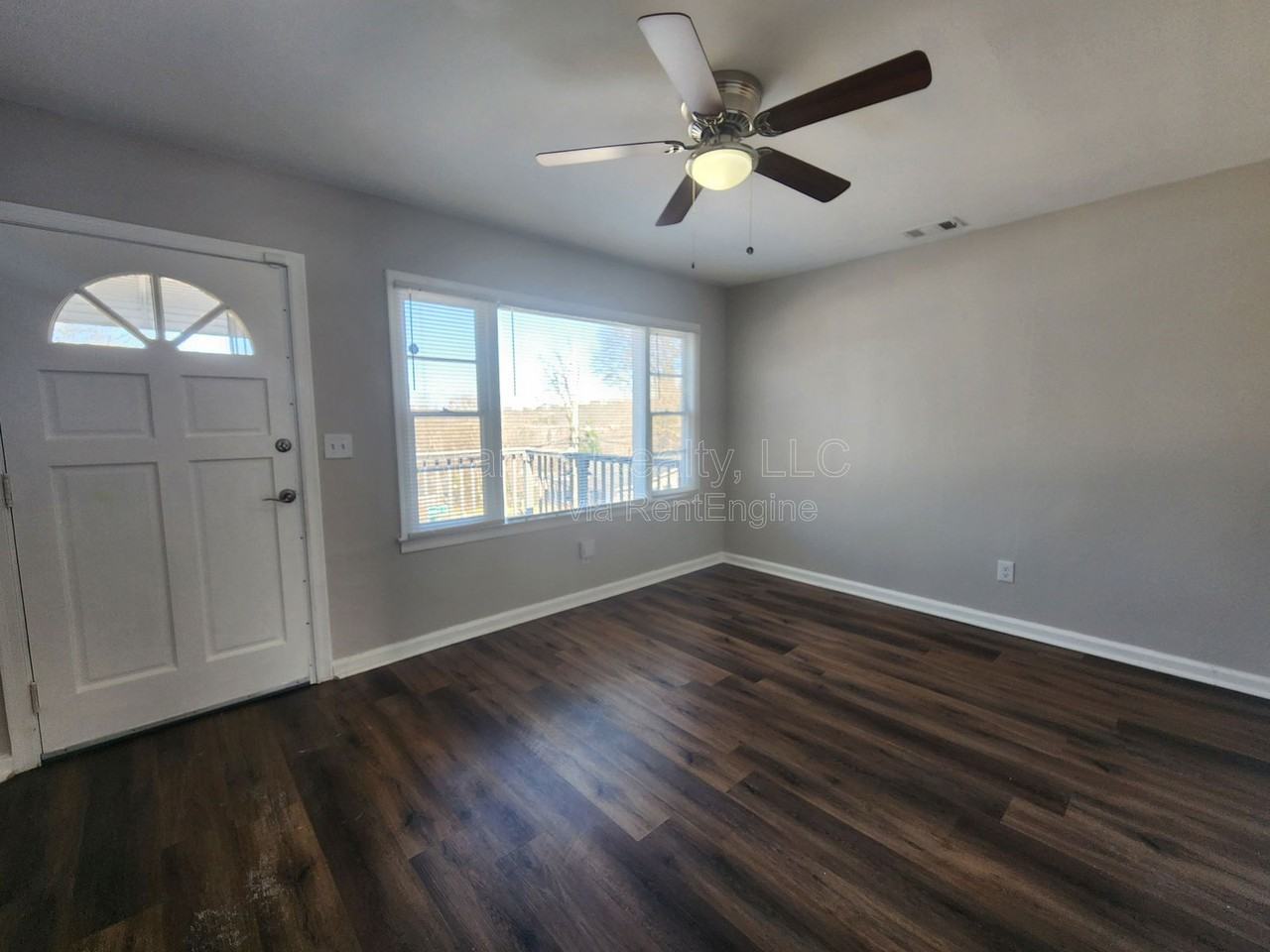 274 Booker St Sw - Photo 4 of 13