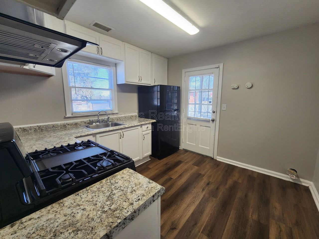 274 Booker St Sw - Photo 5 of 13