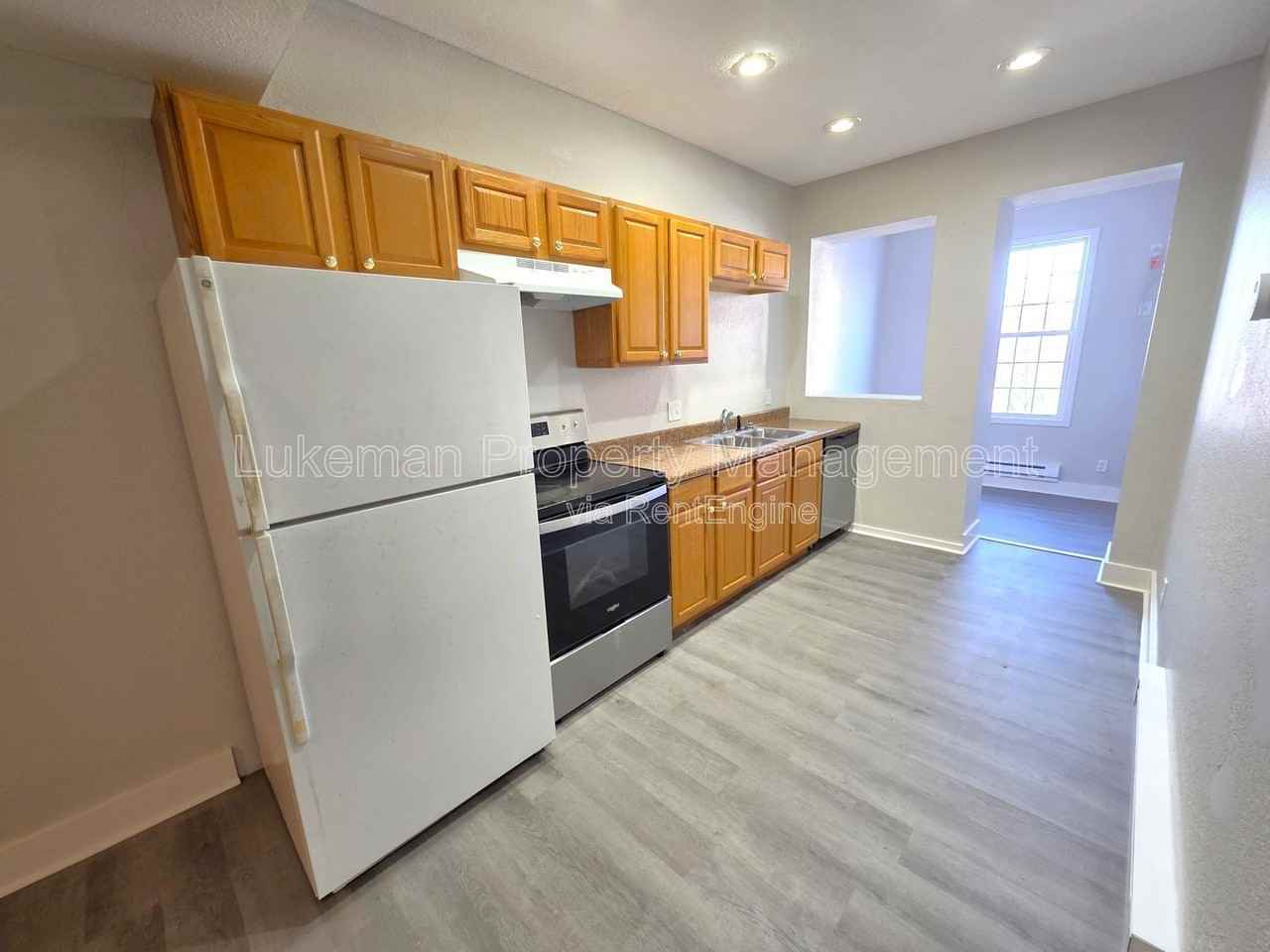 1338 Portage St - Photo 3 of 8