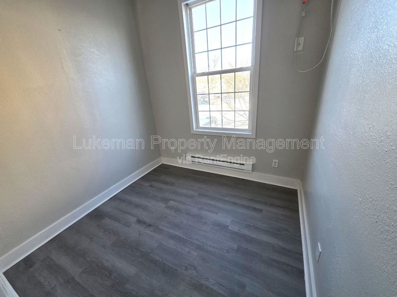 1338 Portage St - Photo 4 of 8