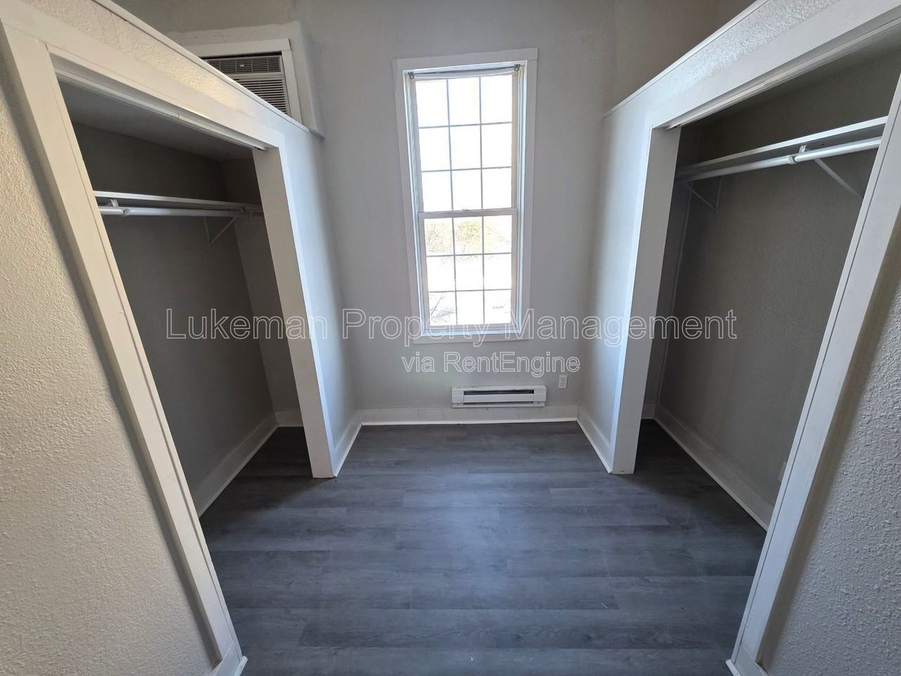 1338 Portage St - Photo 7 of 8