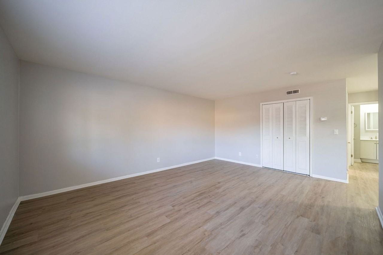 651 Riverview Dr #4 - Photo 5 of 14