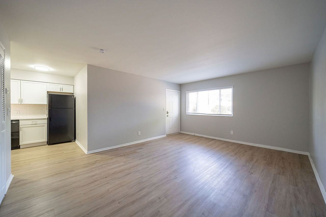 651 Riverview Dr #4 - Photo 6 of 14