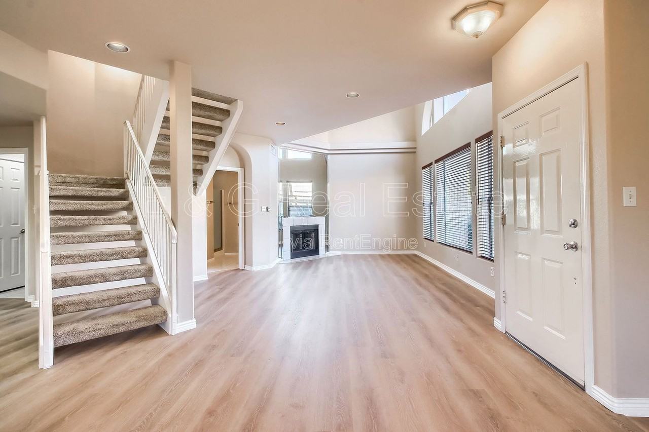 10258 N 12th Pl #1 - Photo 4 of 13