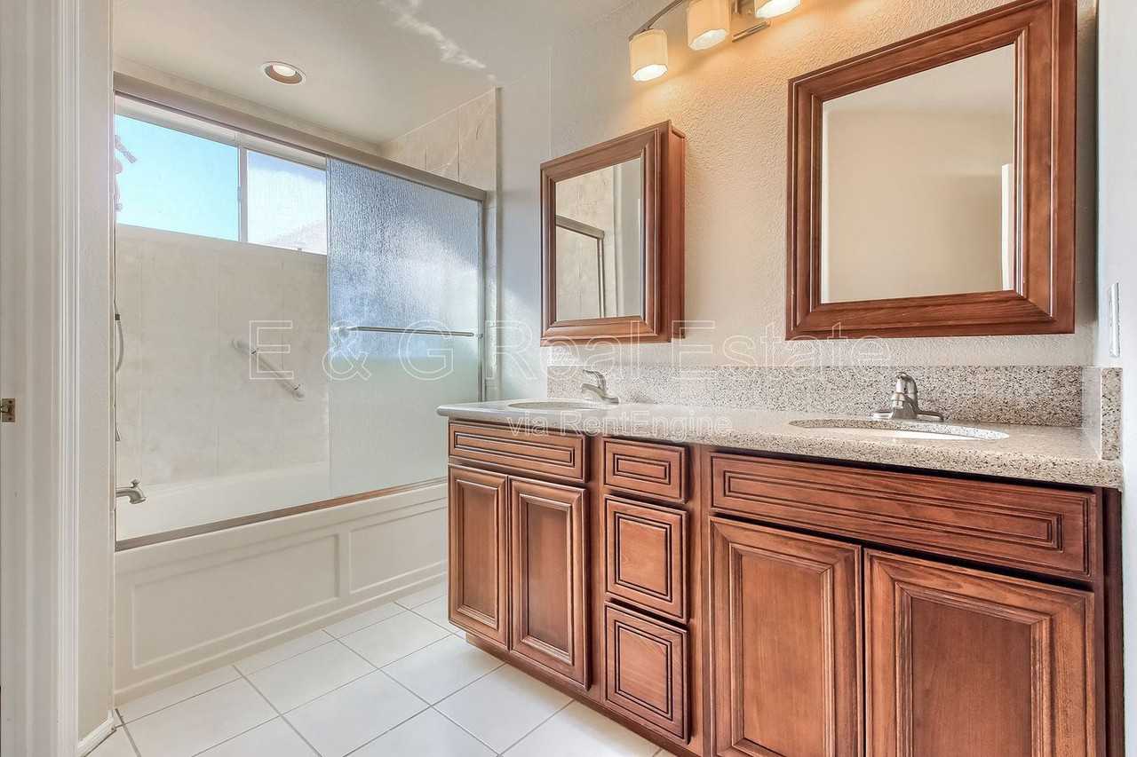 10258 N 12th Pl #1 - Photo 6 of 13