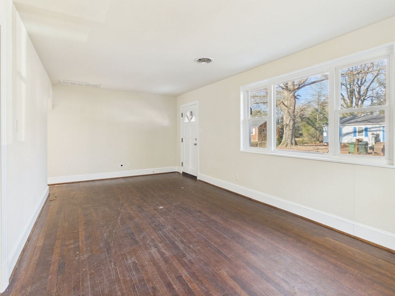 1815 Powell Rd - Photo 7 of 28