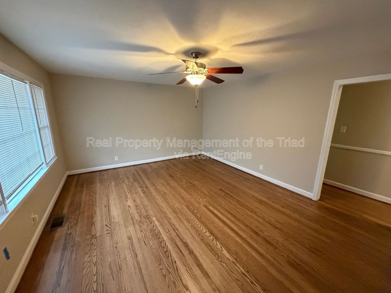 2748 Lyndhurst Ave - Photo 2 of 21