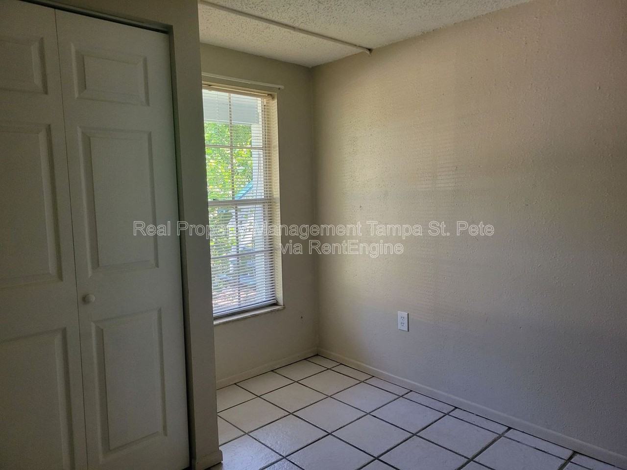 643 Wisteria Ct #B - Photo 6 of 10