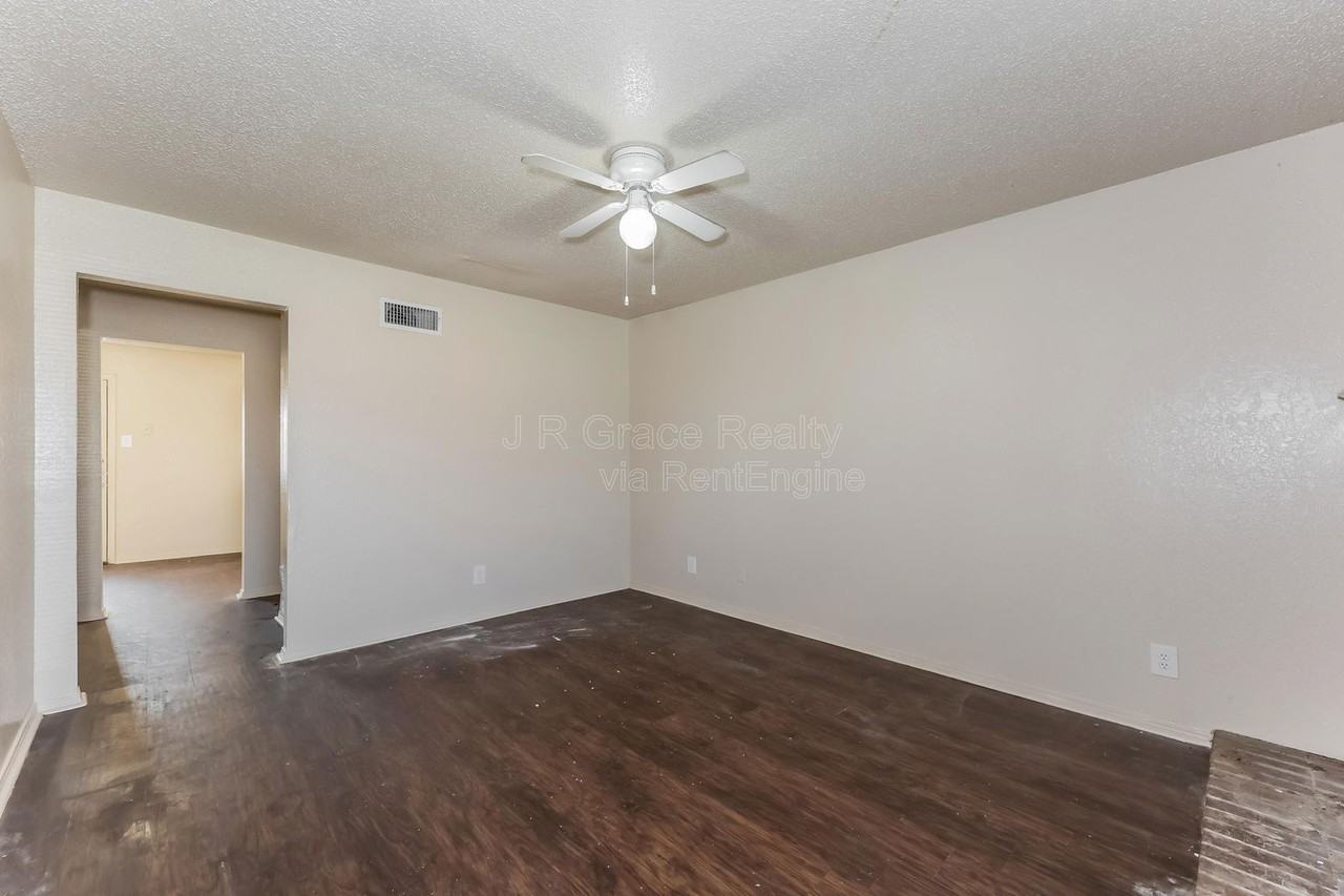 5853 Shadydell Dr - Photo 7 of 15