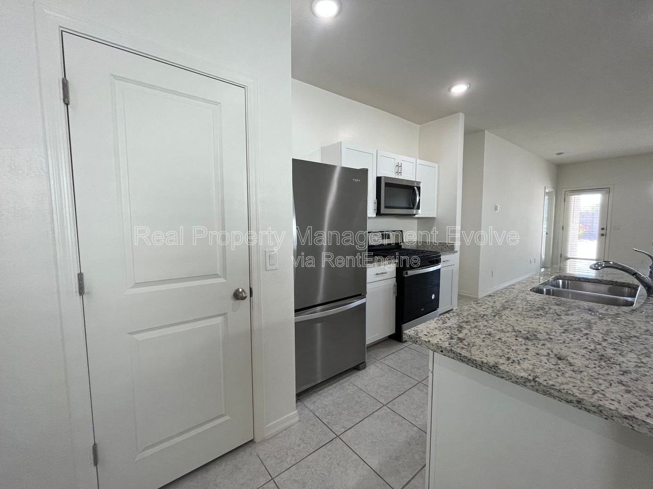 4722 N 194th Dr - Photo 7 of 27