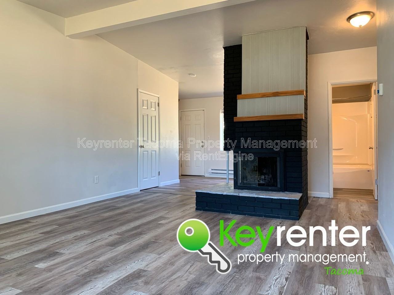 1713 S 43rd St - Photo 4 of 21