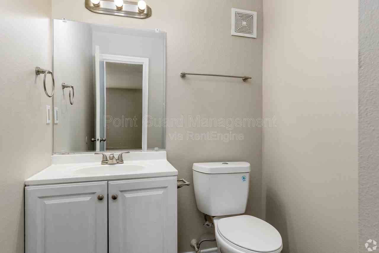4580 W Kiest Blvd #1082 - Photo 7 of 15
