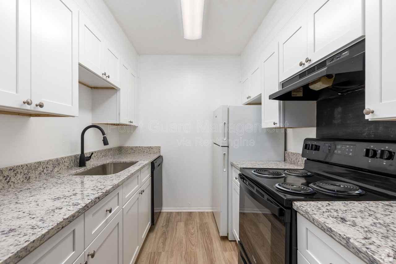 4536 W Kiest Blvd #2005 - Photo 2 of 11