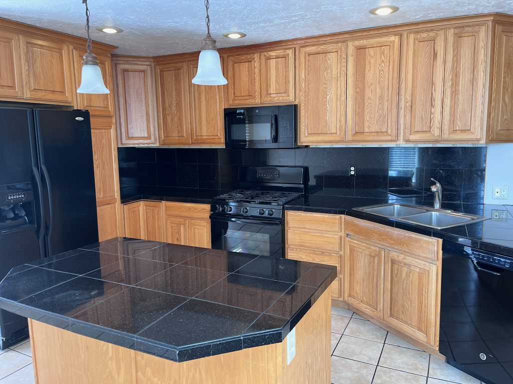 5586 S Brockway Dr - Photo 2 of 14