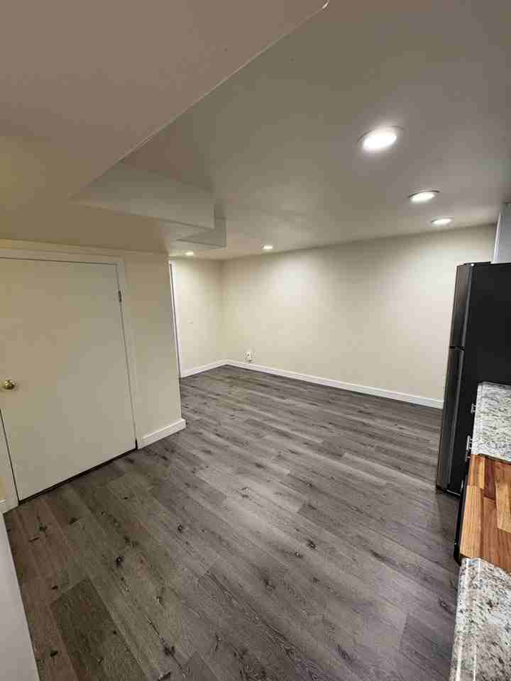 1601 W Sussex Ave - Photo 5 of 13