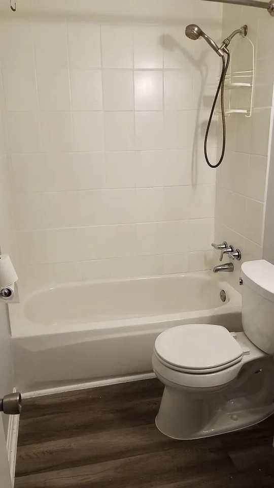 2210 Franklin Ave - Photo 4 of 6