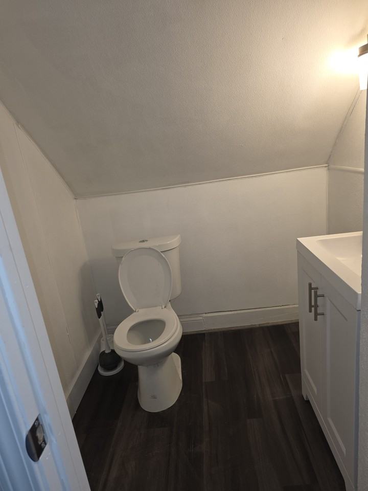 111 N Lakeview Ave #2 - Photo 5 of 7