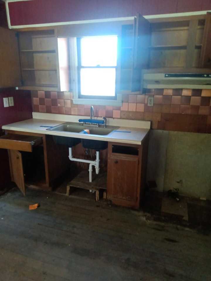 313 S Dye St #1 - Photo 6 of 10