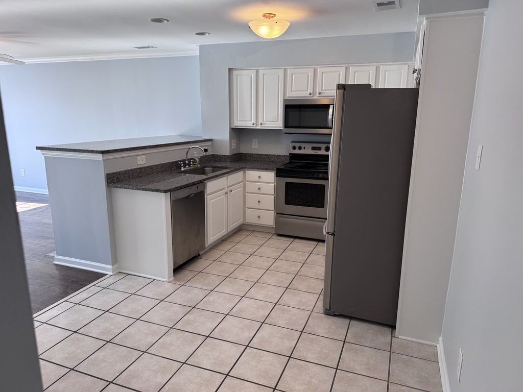 424 Compton Ln - Photo 4 of 16