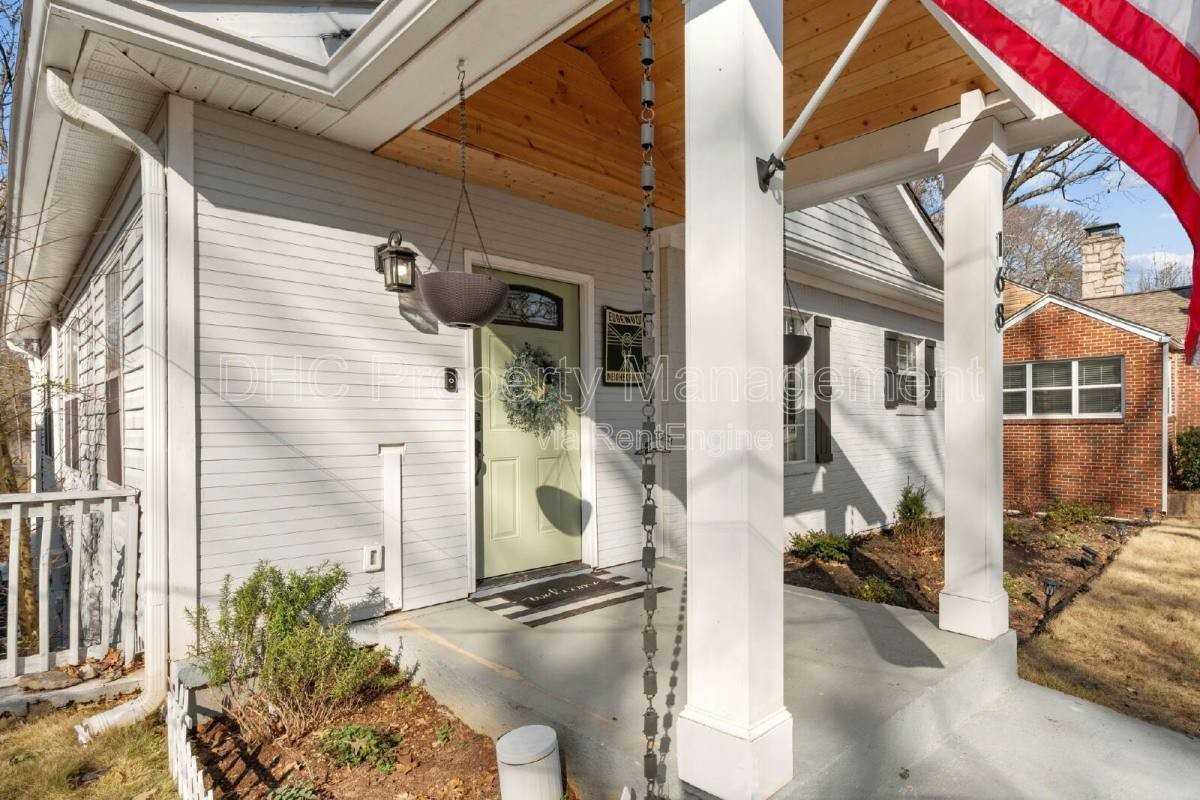 168 Whitefoord Ave Ne - Photo 2 of 9