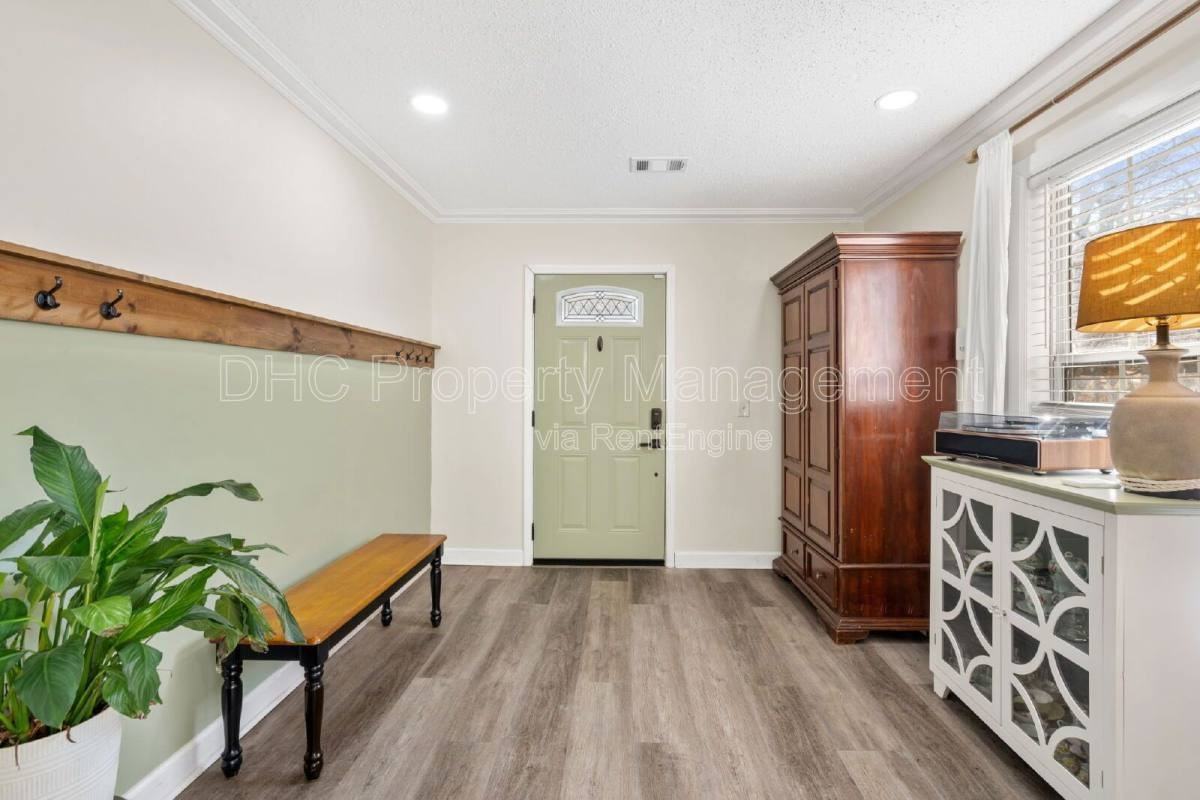 168 Whitefoord Ave Ne - Photo 3 of 9