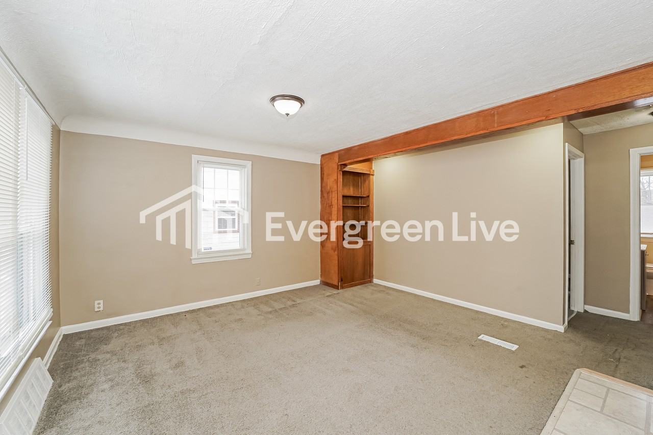 4080 E 155th St - Photo 2 of 15