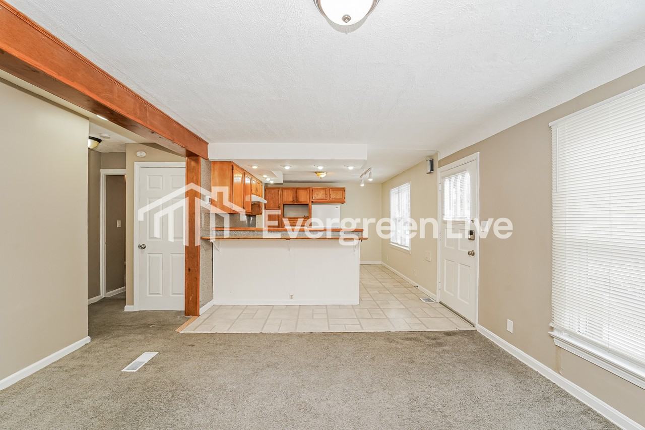 4080 E 155th St - Photo 3 of 15