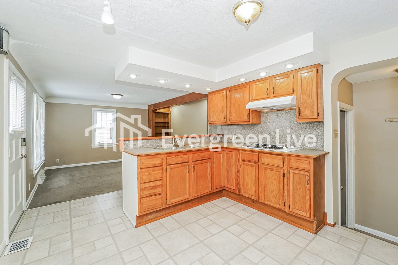 4080 E 155th St - Photo 5 of 15