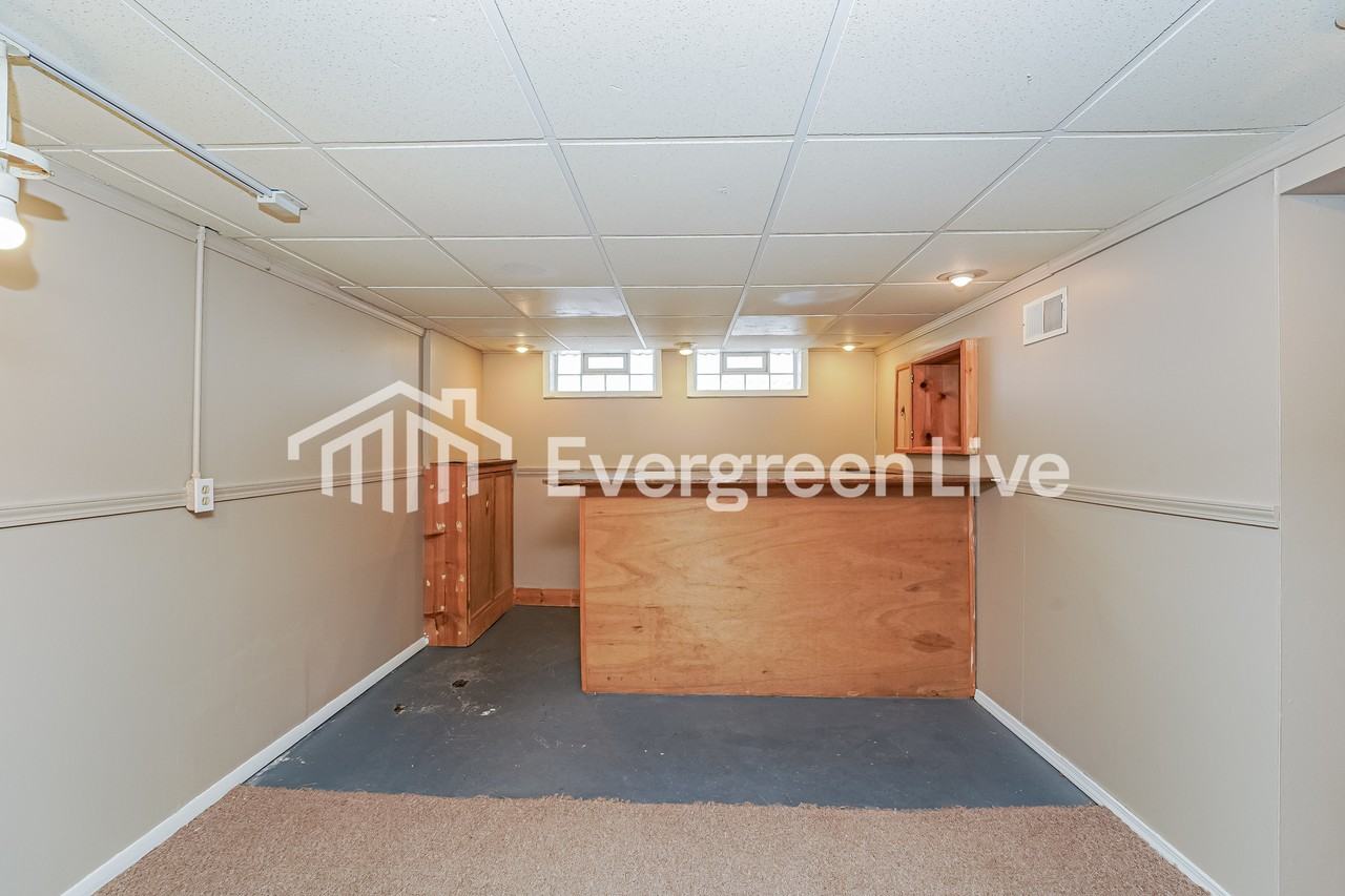 4080 E 155th St - Photo 6 of 15