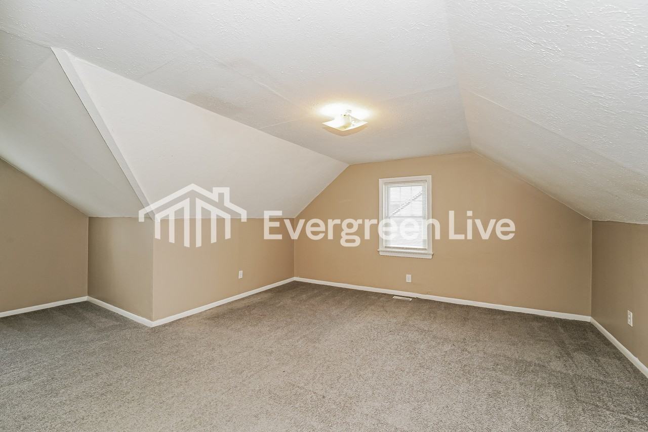 4080 E 155th St - Photo 7 of 15